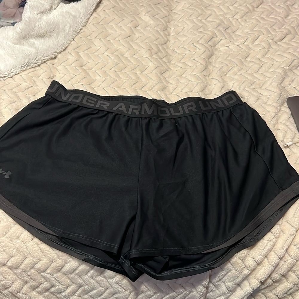Black and gray under armour shorts